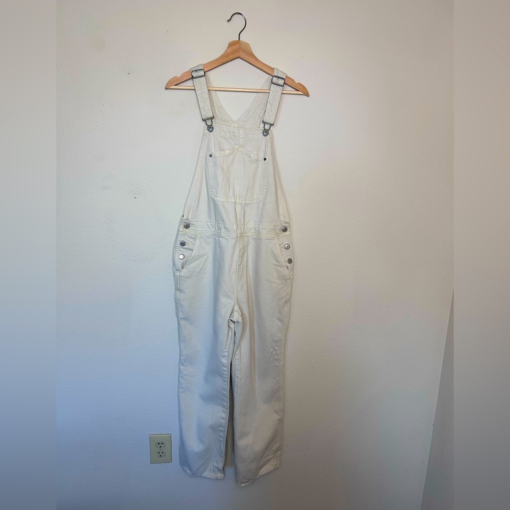 Old Navy Straight Leg Overalls Cream Like New Medium Relaxed Loose Jumpsuit